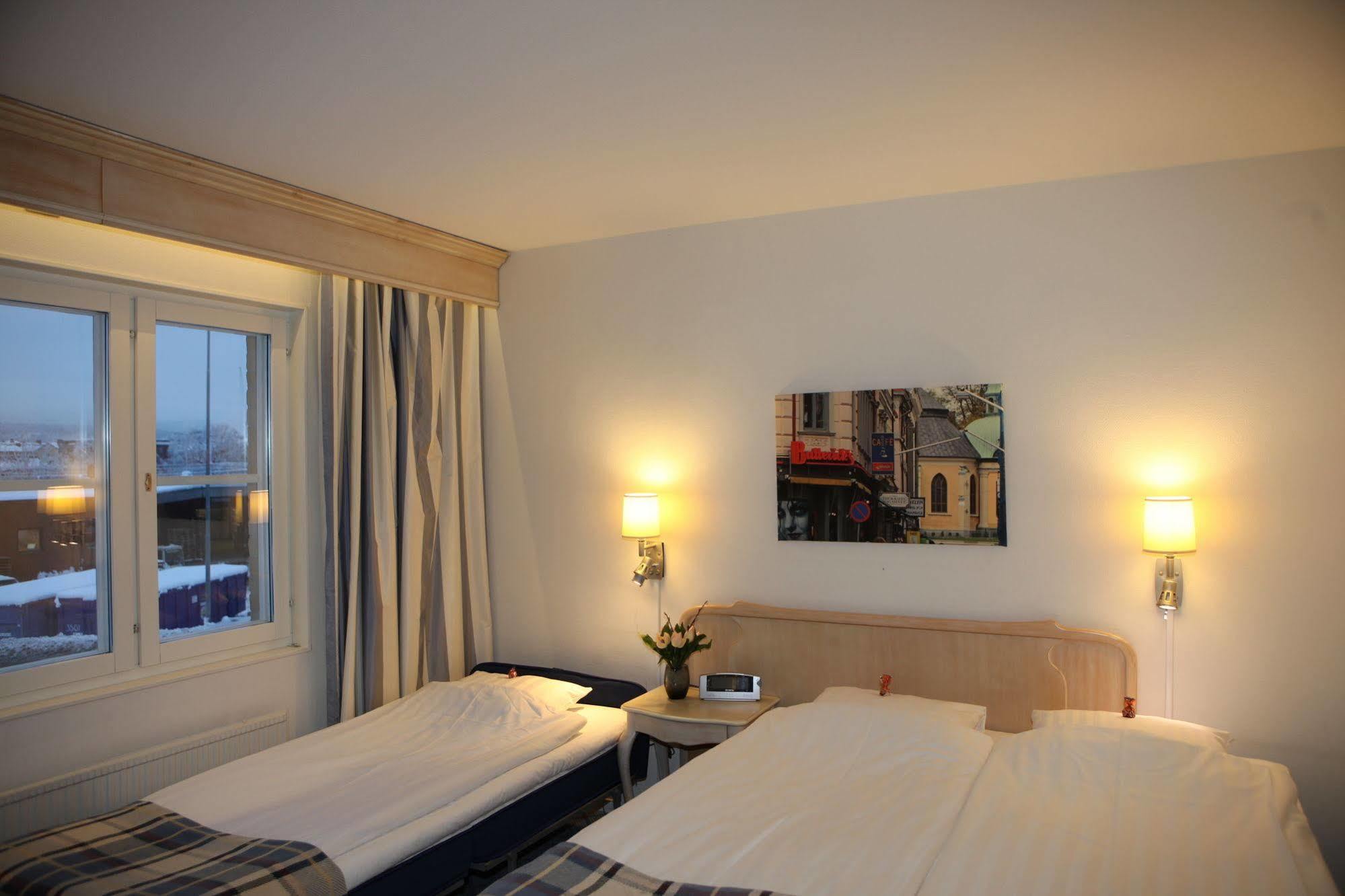 Hotel Moelndals Bro Екстер'єр фото
