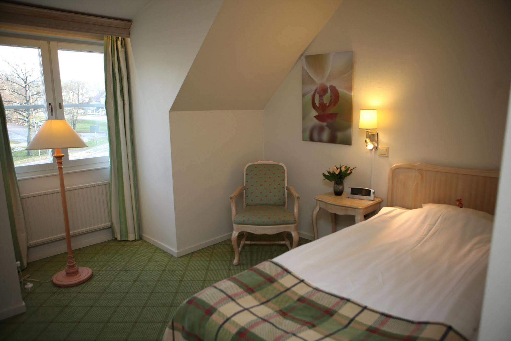Hotel Moelndals Bro Екстер'єр фото