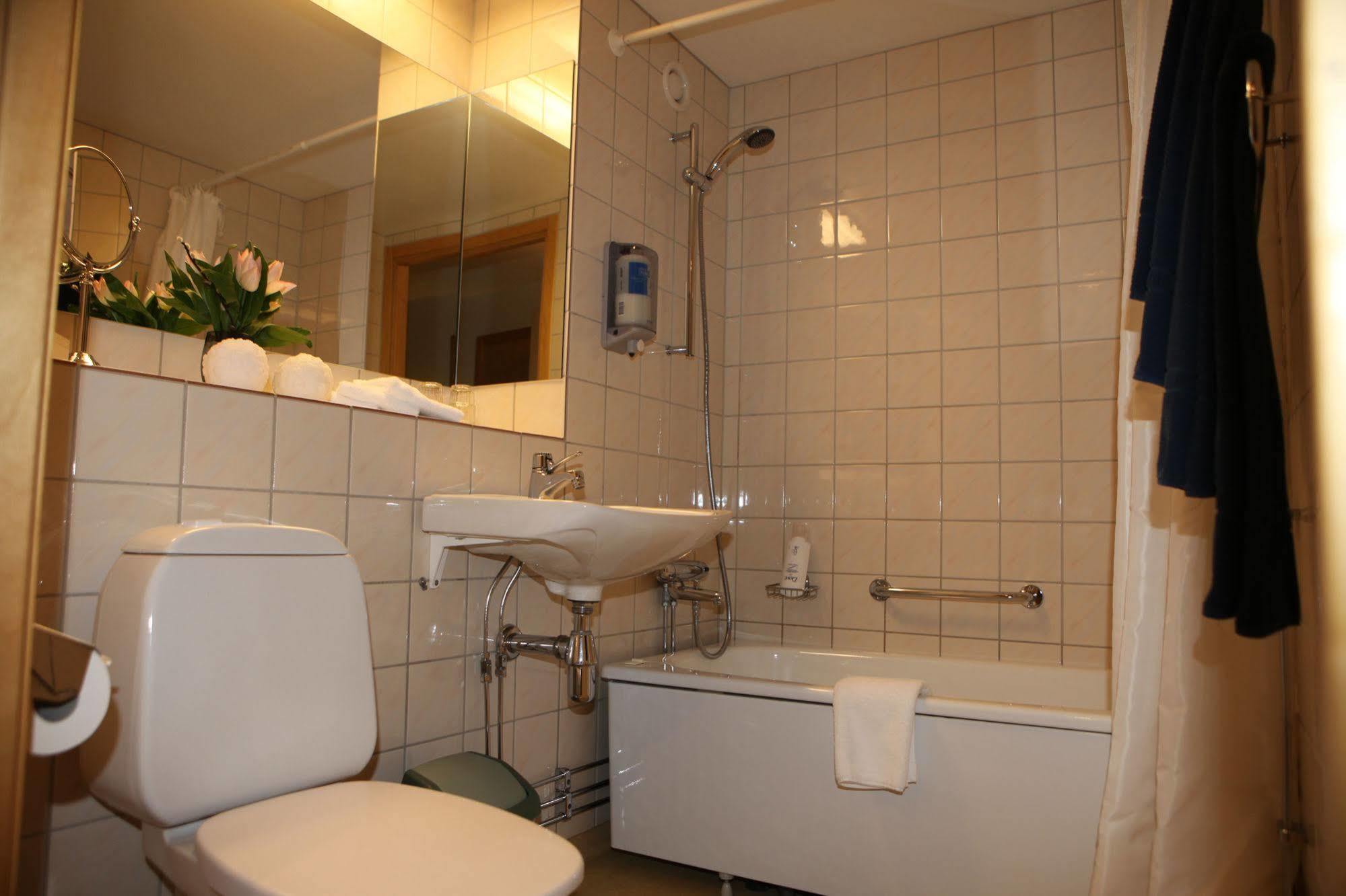 Hotel Moelndals Bro Екстер'єр фото