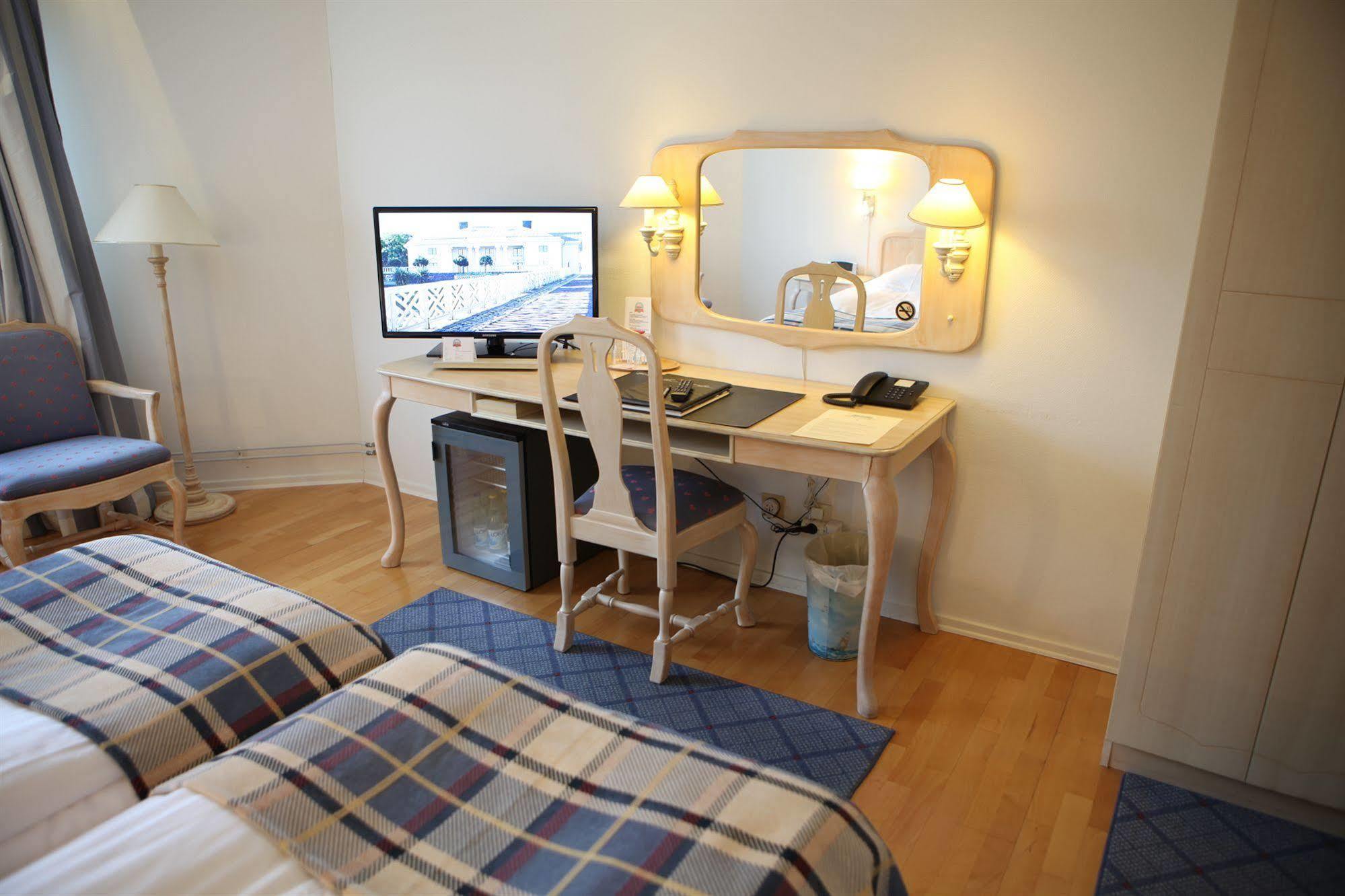 Hotel Moelndals Bro Екстер'єр фото