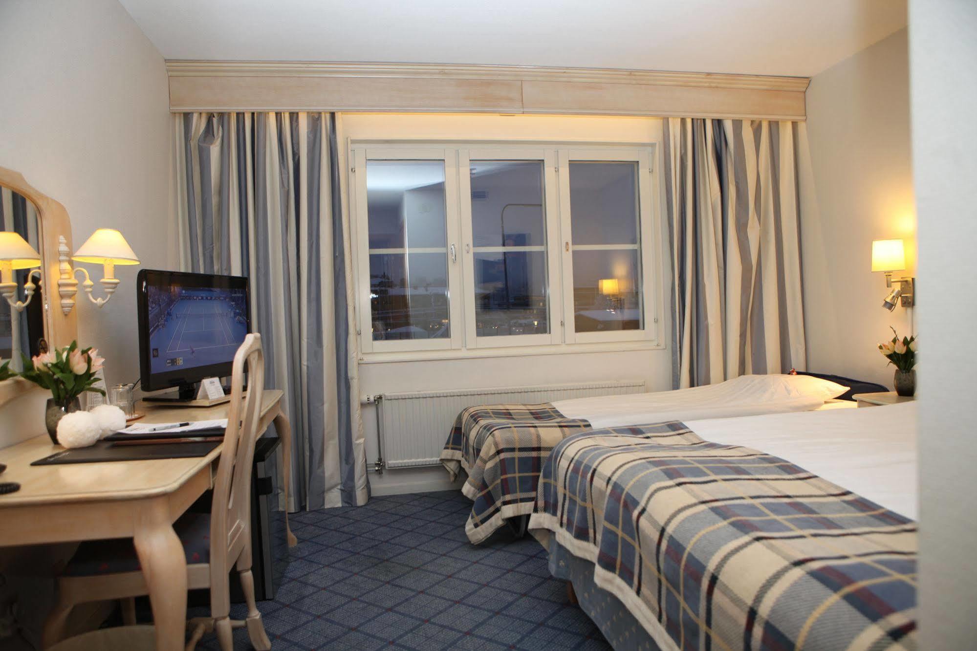 Hotel Moelndals Bro Екстер'єр фото