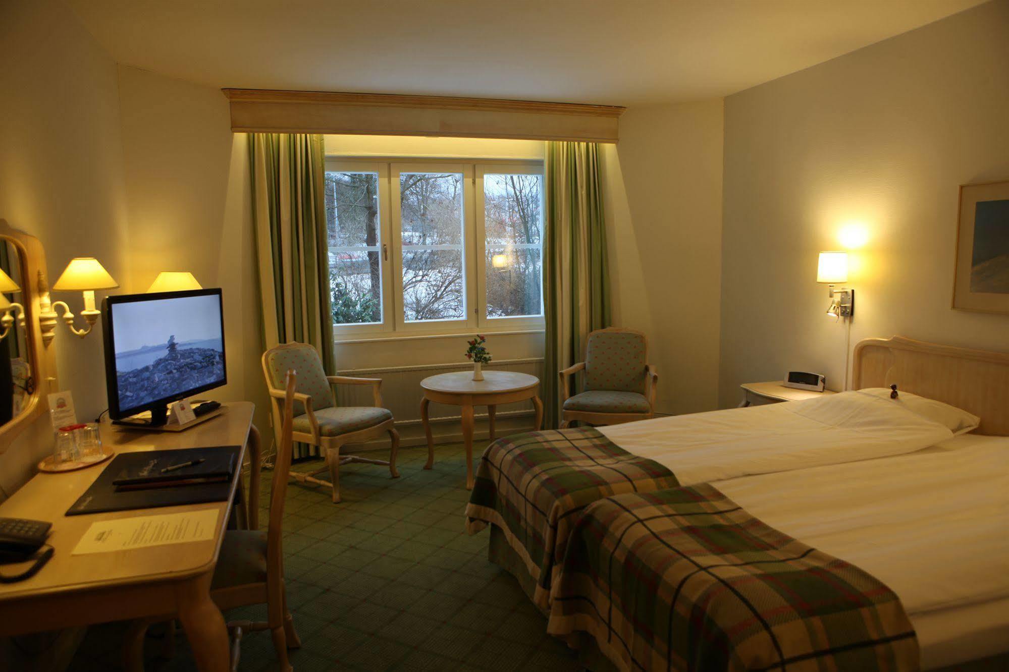 Hotel Moelndals Bro Екстер'єр фото
